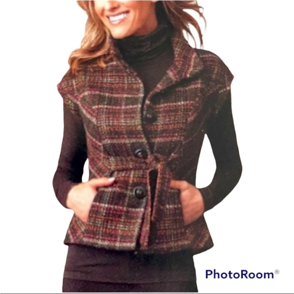 CABI style #691 “Cinch It Up” vest. Wool blend tweed brown plaid button down M